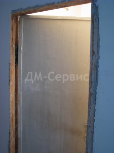 Дверь в сталинке до реставрации