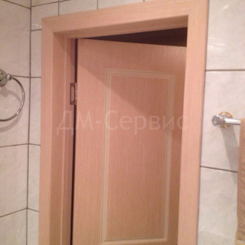 Дверь облицованная шпоном файн-лайн для ванной