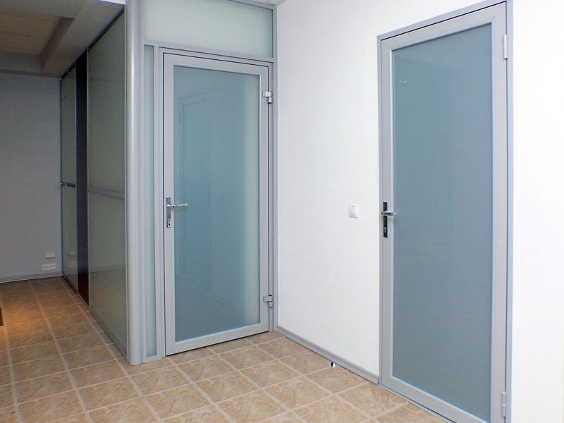 офисные алюминиевые двери