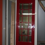Красная дверь с фрамугой по индивидуальному заказу